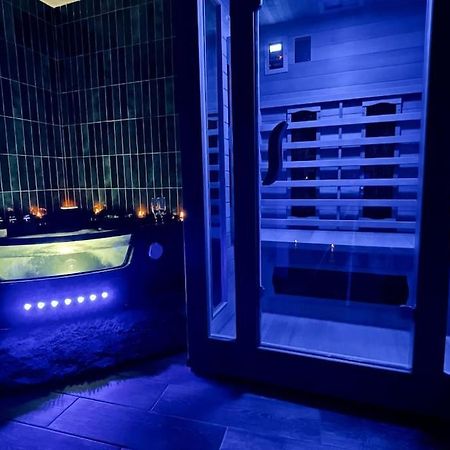 Love Room L' Orientale / Jacuzzi / Sauna Chateau-Landon Kültér fotó