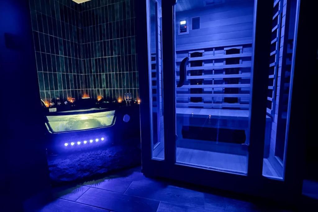 Love Room L' Orientale / Jacuzzi / Sauna Chateau-Landon Kültér fotó