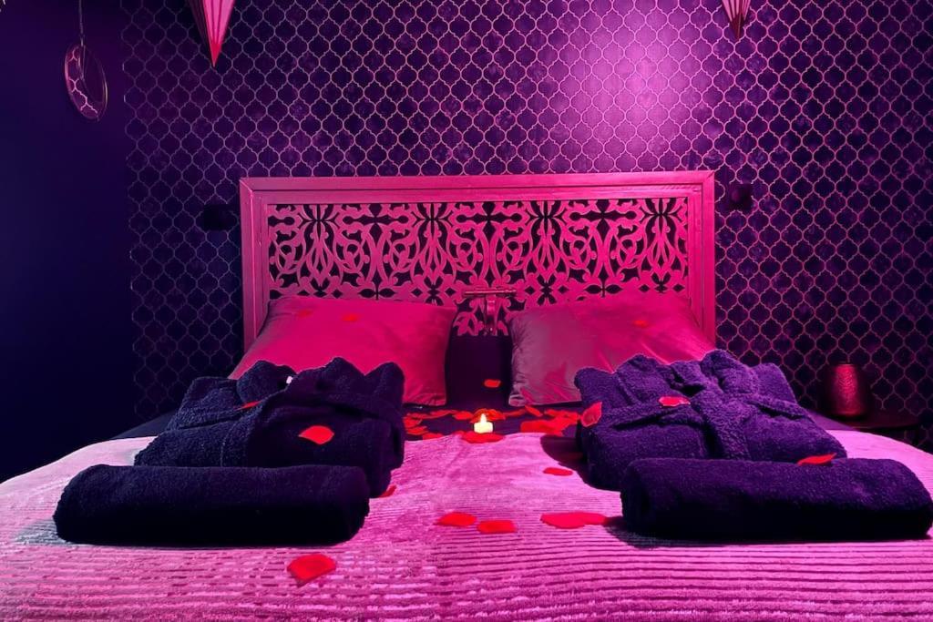 Love Room L' Orientale / Jacuzzi / Sauna Chateau-Landon Kültér fotó